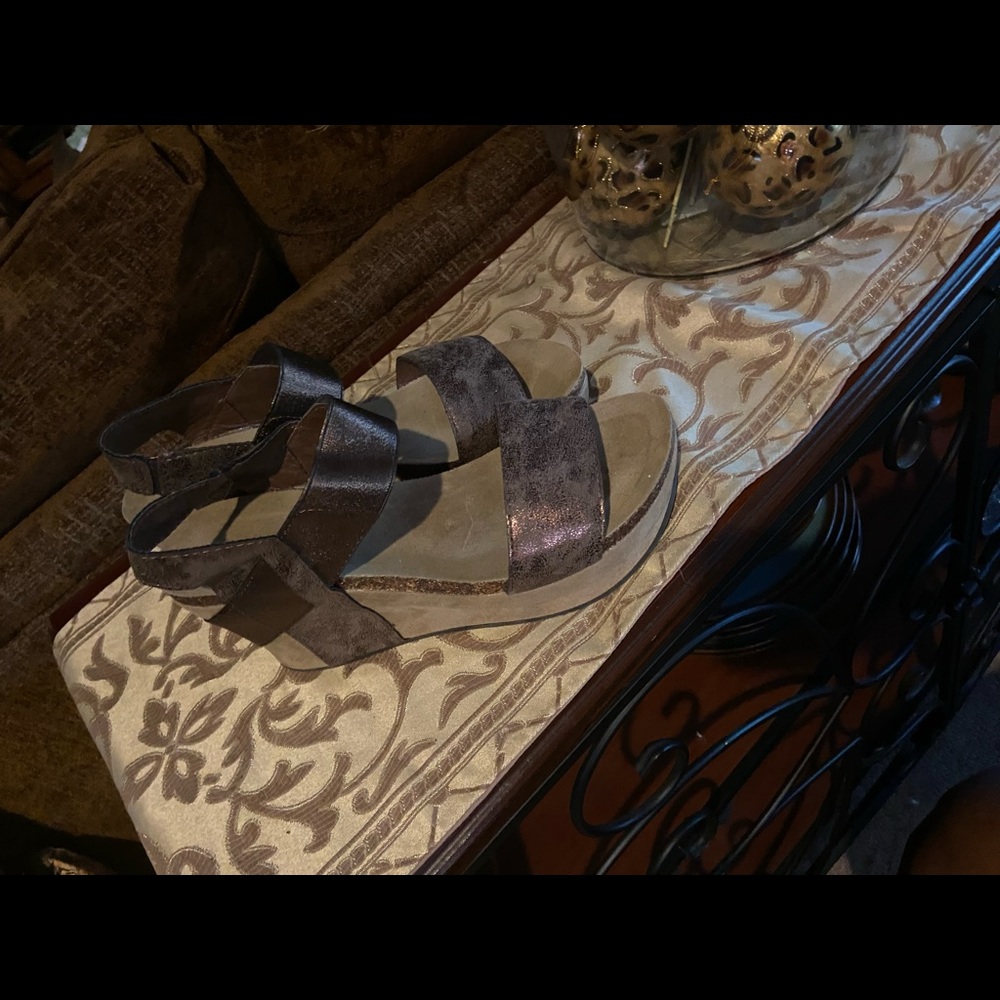 Pierre Dumas, bronze wedge size 11